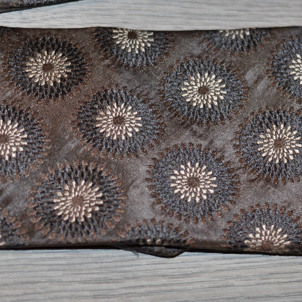 HUGO BOSS tie 100% Silk Made in Italy Couture designer Shades of Brown